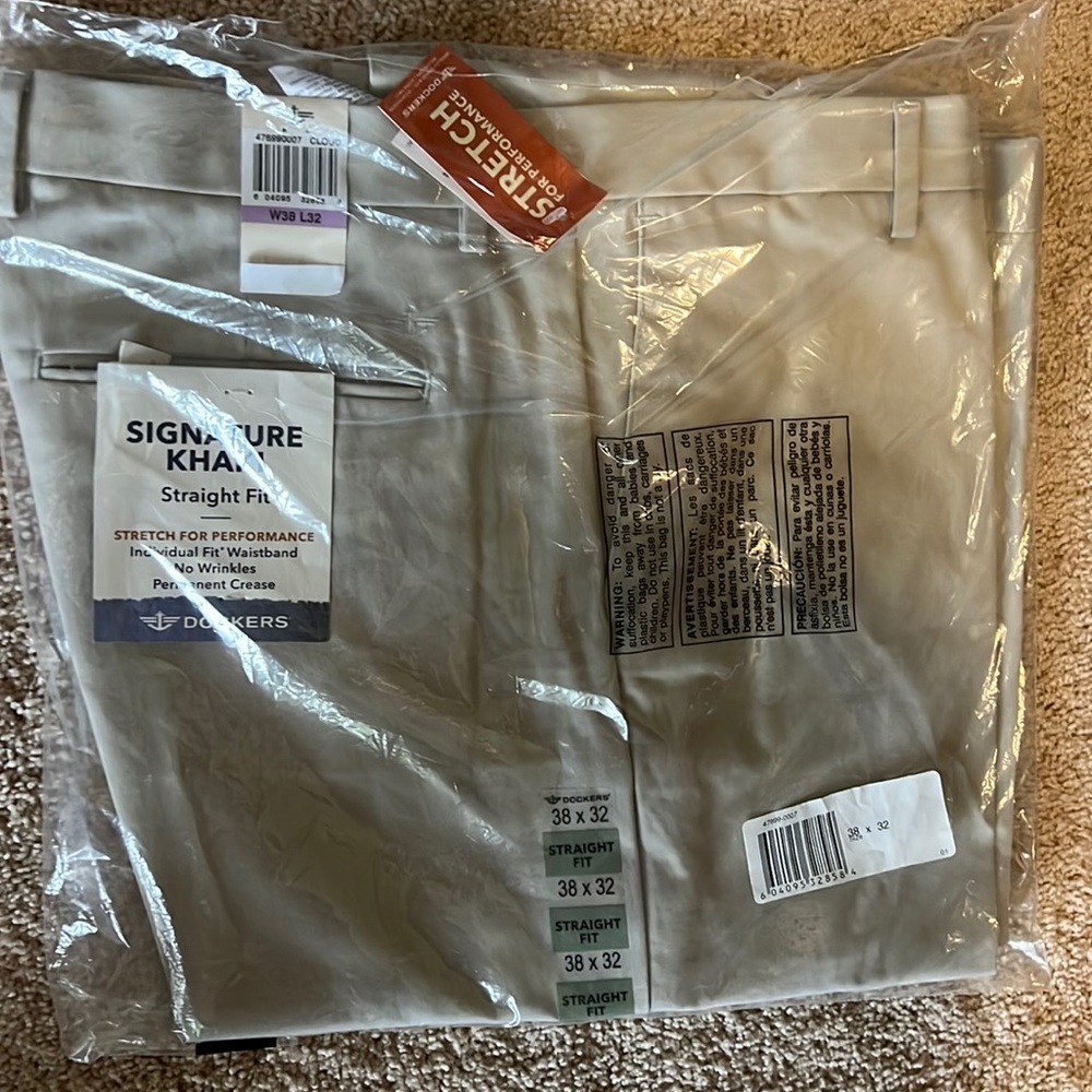 New Men’s Dockers khakis 38x32 New in packaging Work wear business